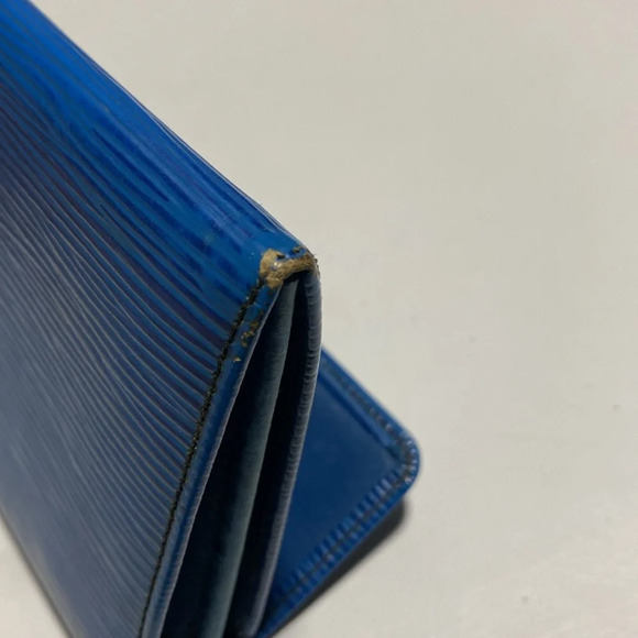 Authentic Louis Vuitton Malletier Blue Epi - Picture 6 of 17